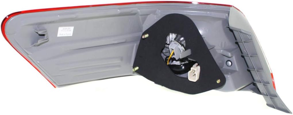Toyota Camry Rear Tail Light Passenger Side V232