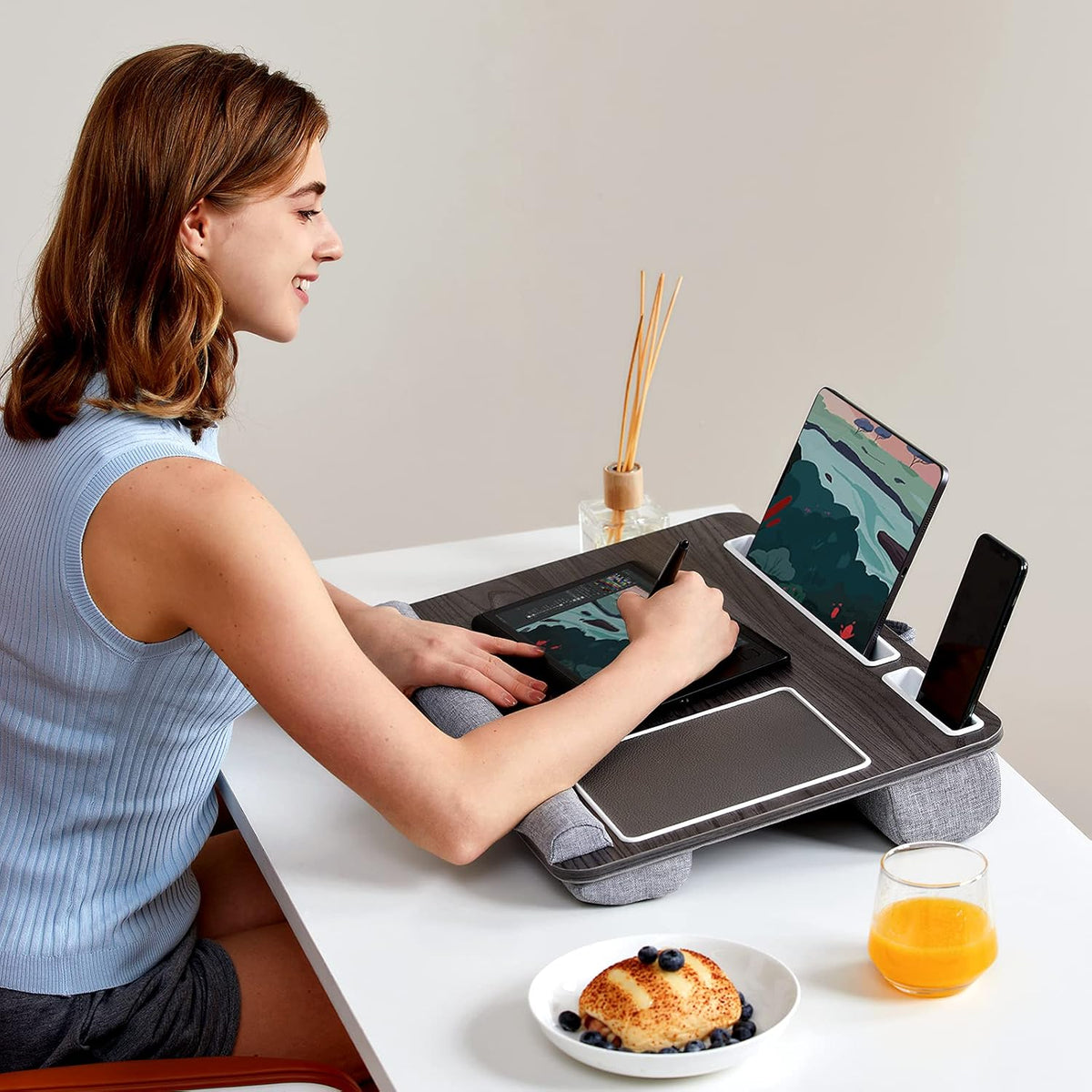 Black Woodgrain Lap Desk with Wrist Pad and Holder A629