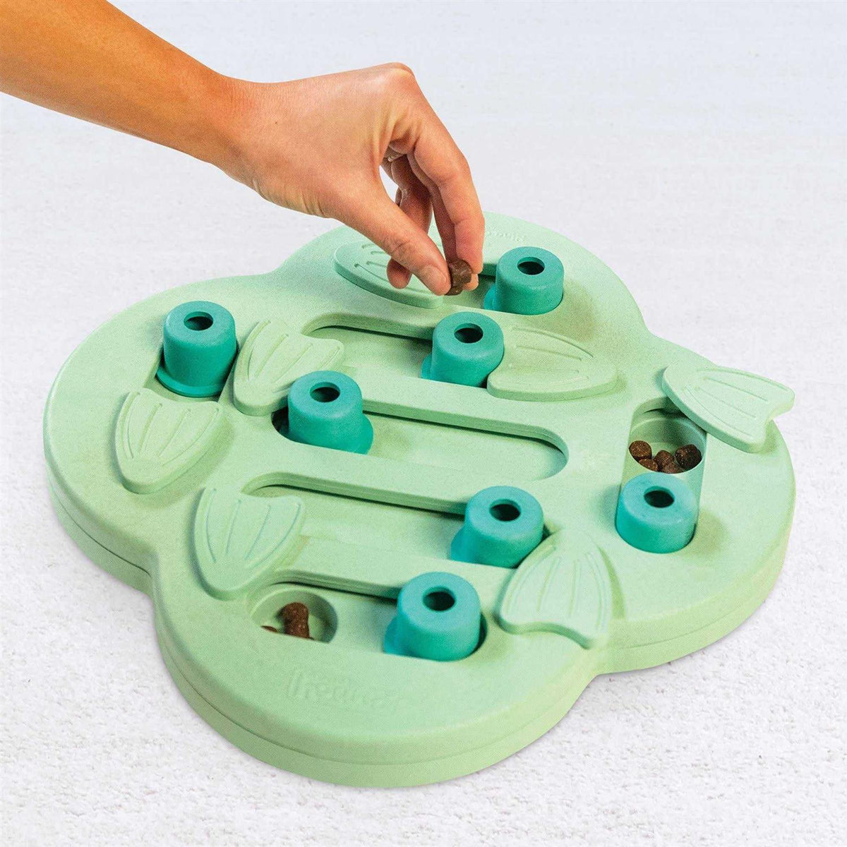 Interactive Treat Puzzle Dog Toy I8789