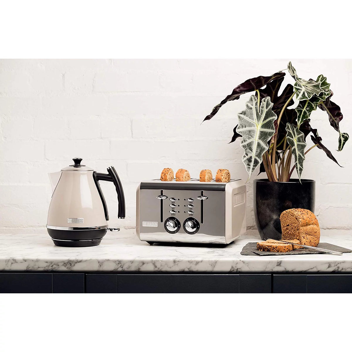 1.7 Liter Stainless Steel Retro Electric Kettle F97187