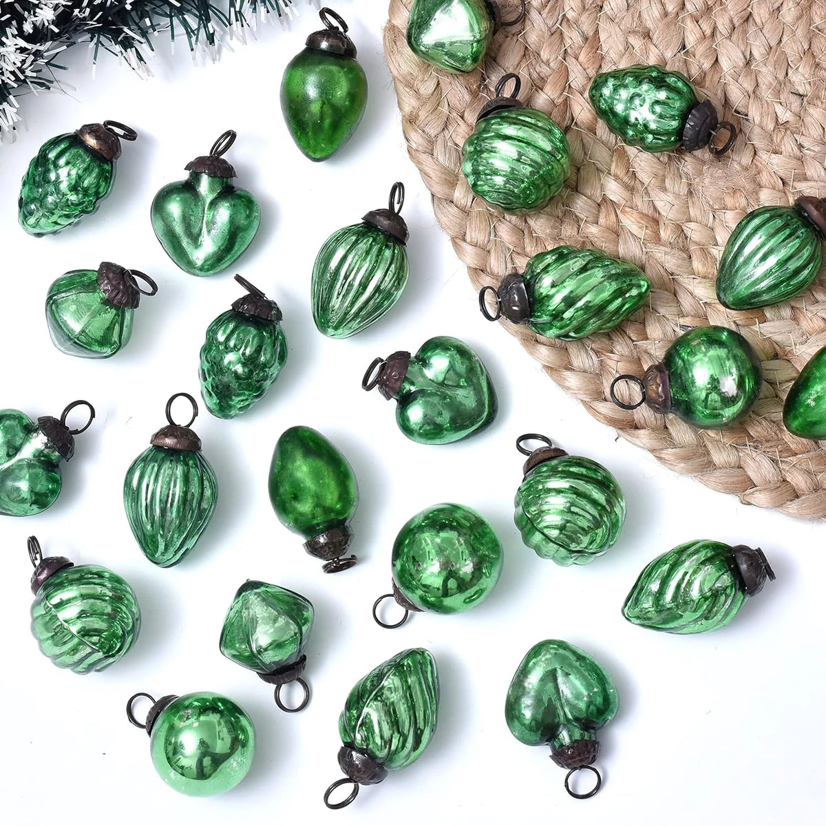 Green 25 Piece Glass Christmas Ornaments J2111