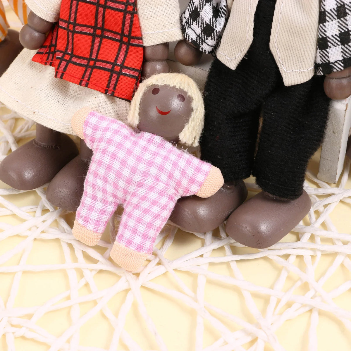 African Dolls Family Playset Wooden Figures Set of 7 F522306
