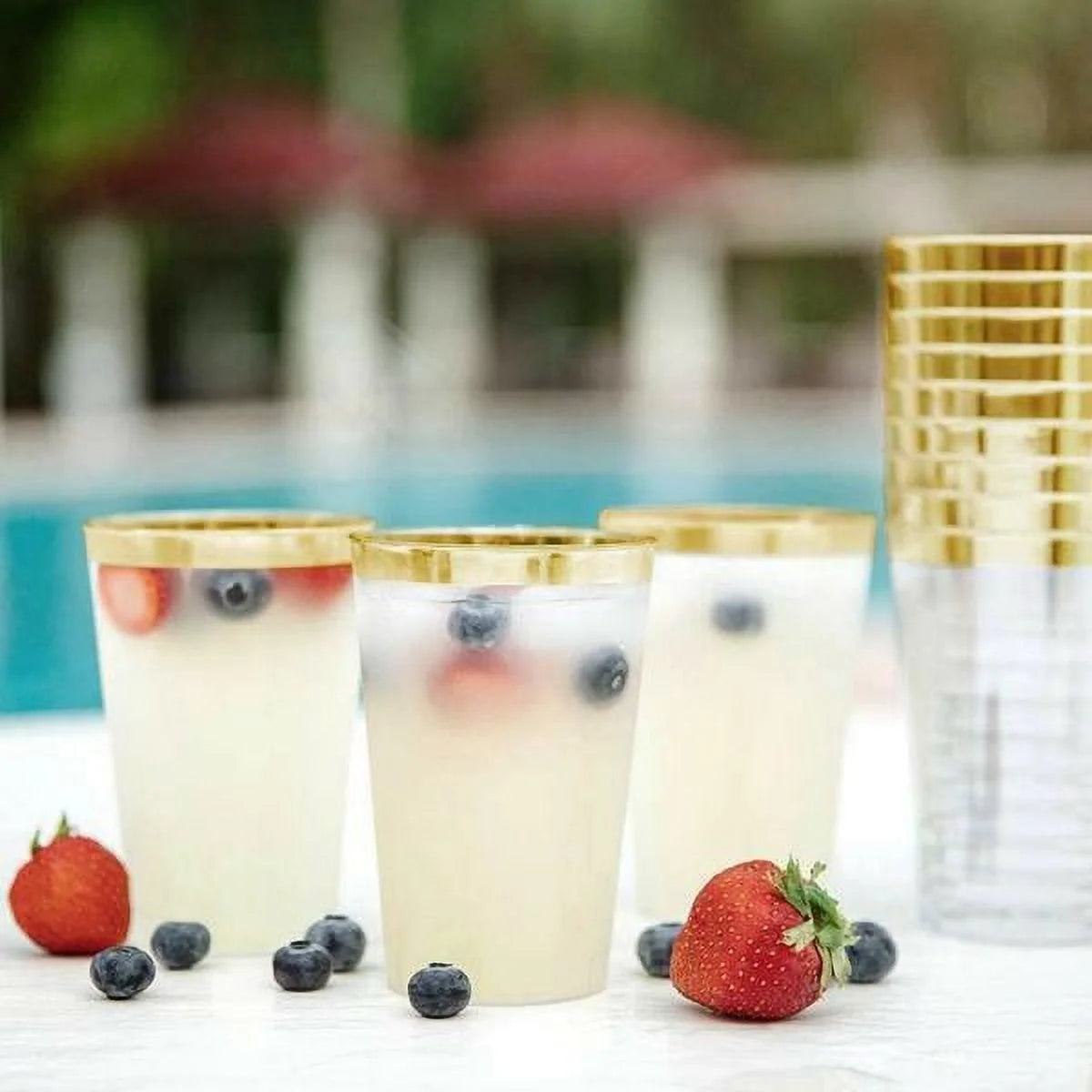 18 oz Clear with Gold Rim Plastic Cocktail Glasses W293