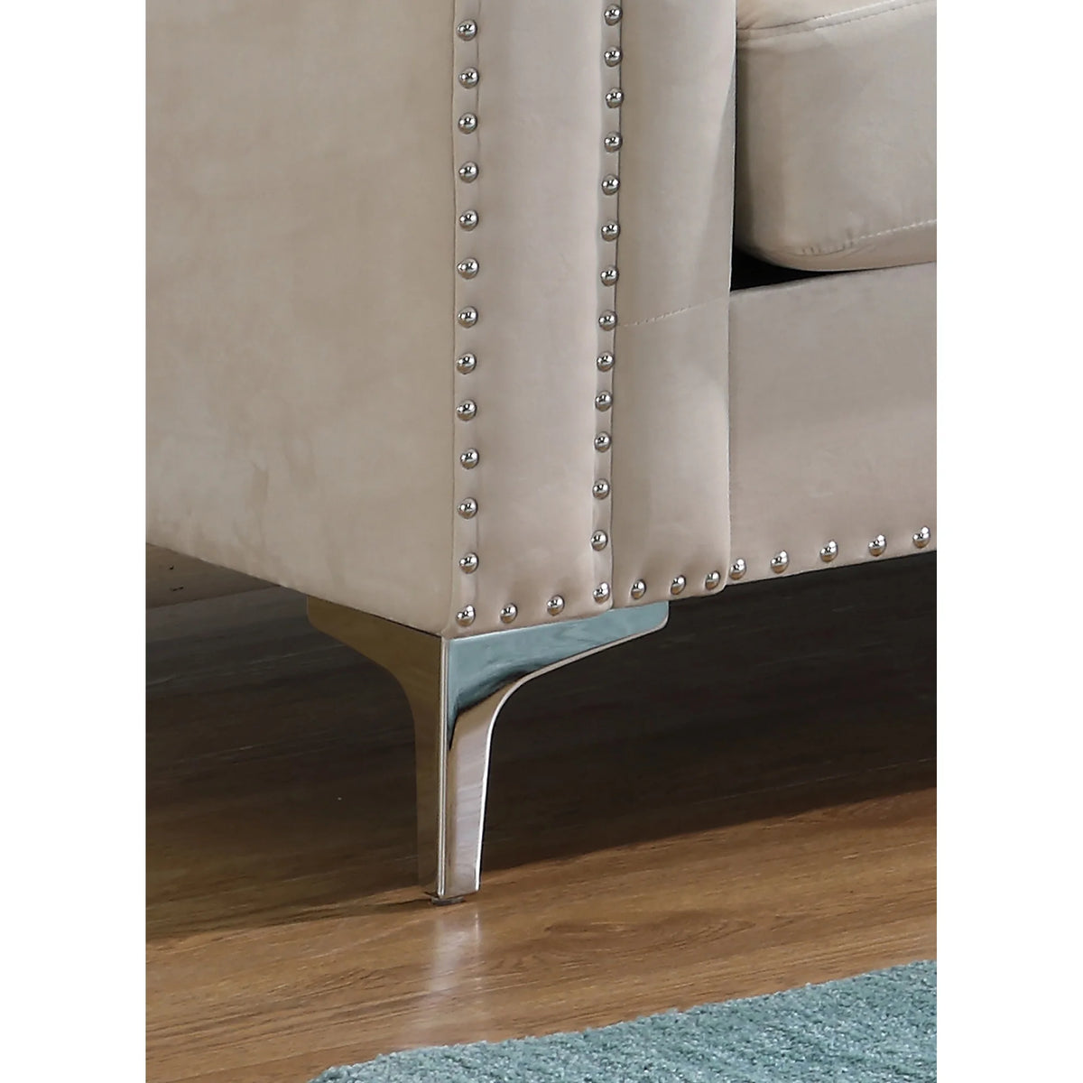 Ivory Tufted Velvet Accent Chair Z10276