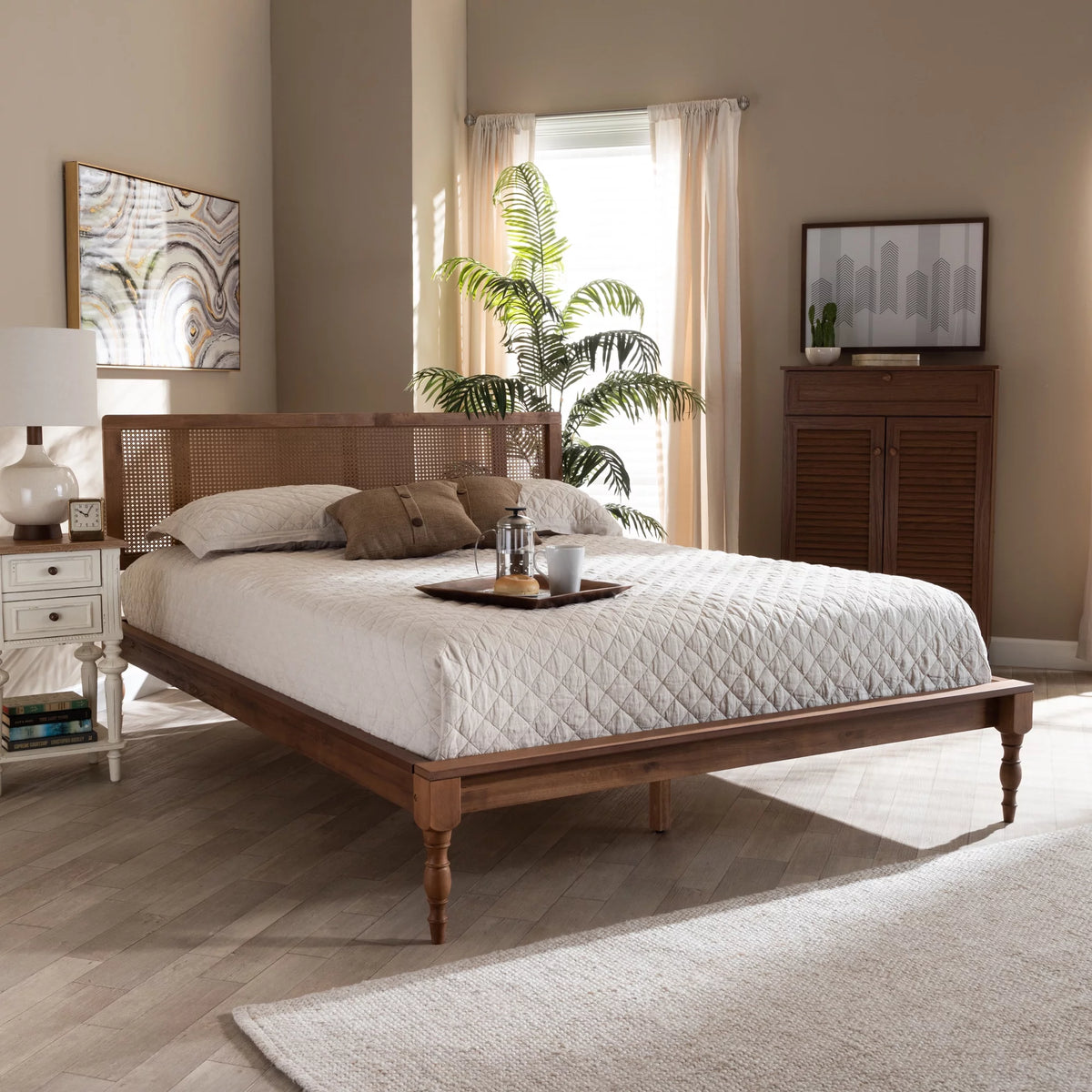 King Size Wood and Synthetic Rattan Platform Bed E901