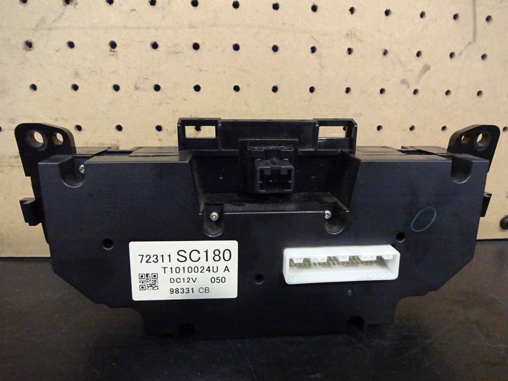 Pre-Owned Subaru Forester A/C Heater Temperature Control Unit R646