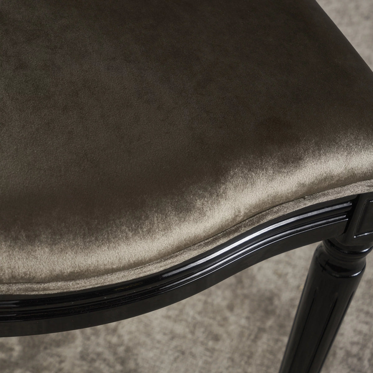 Gray Velvet Dining Chairs Set of 2 O620