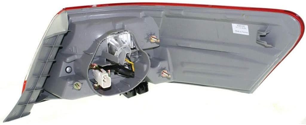 Toyota Camry Rear Tail Light Passenger Side V232