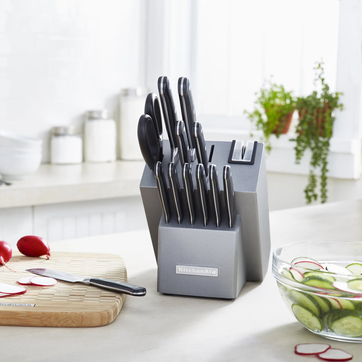 14-Piece Triple Rivet Cutlery Set O454