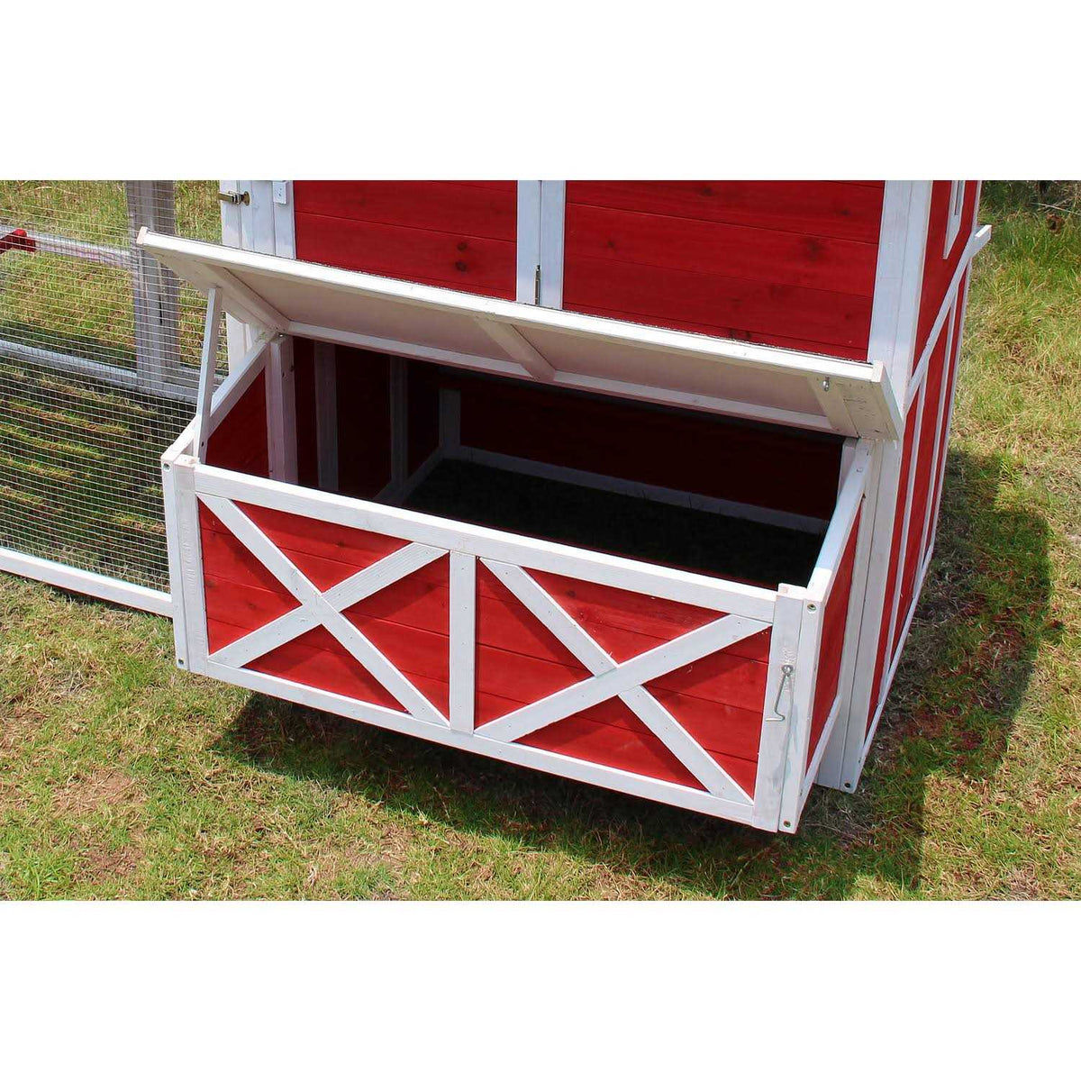 Red Barn Chicken Coop with Roof Top Planter A391