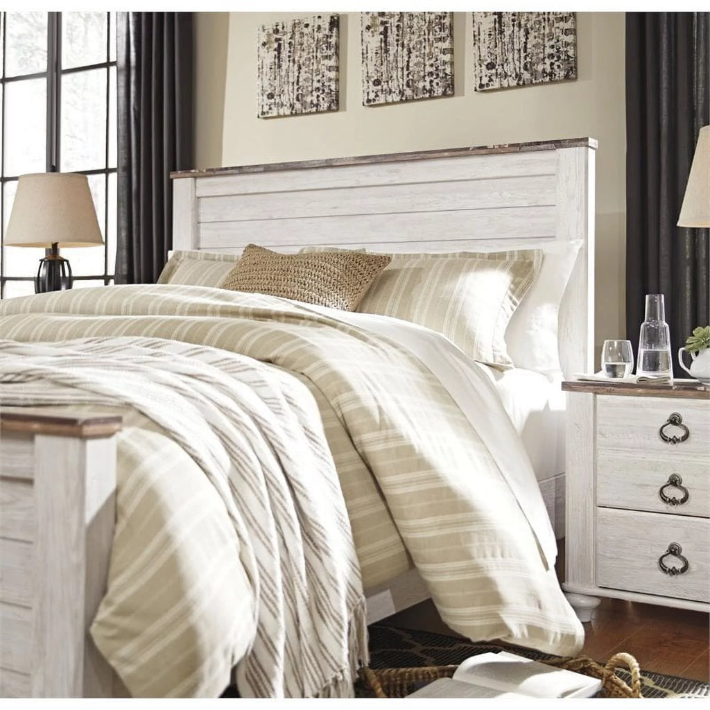 Queen Panel Bed in Whitewash L318